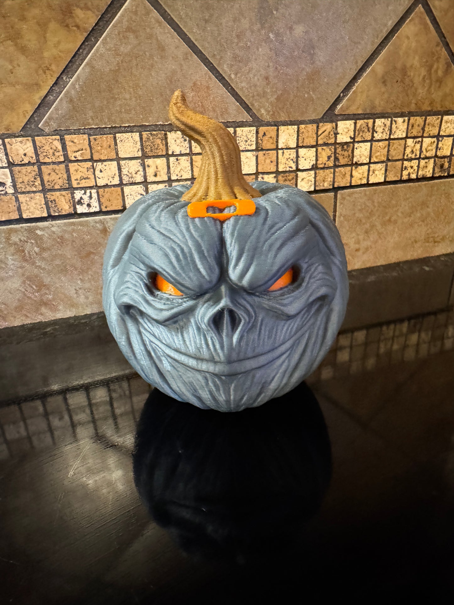 Oaklie Themed Halloween Shadow Pumpkin Jack-O-Lantern Case Display Piece