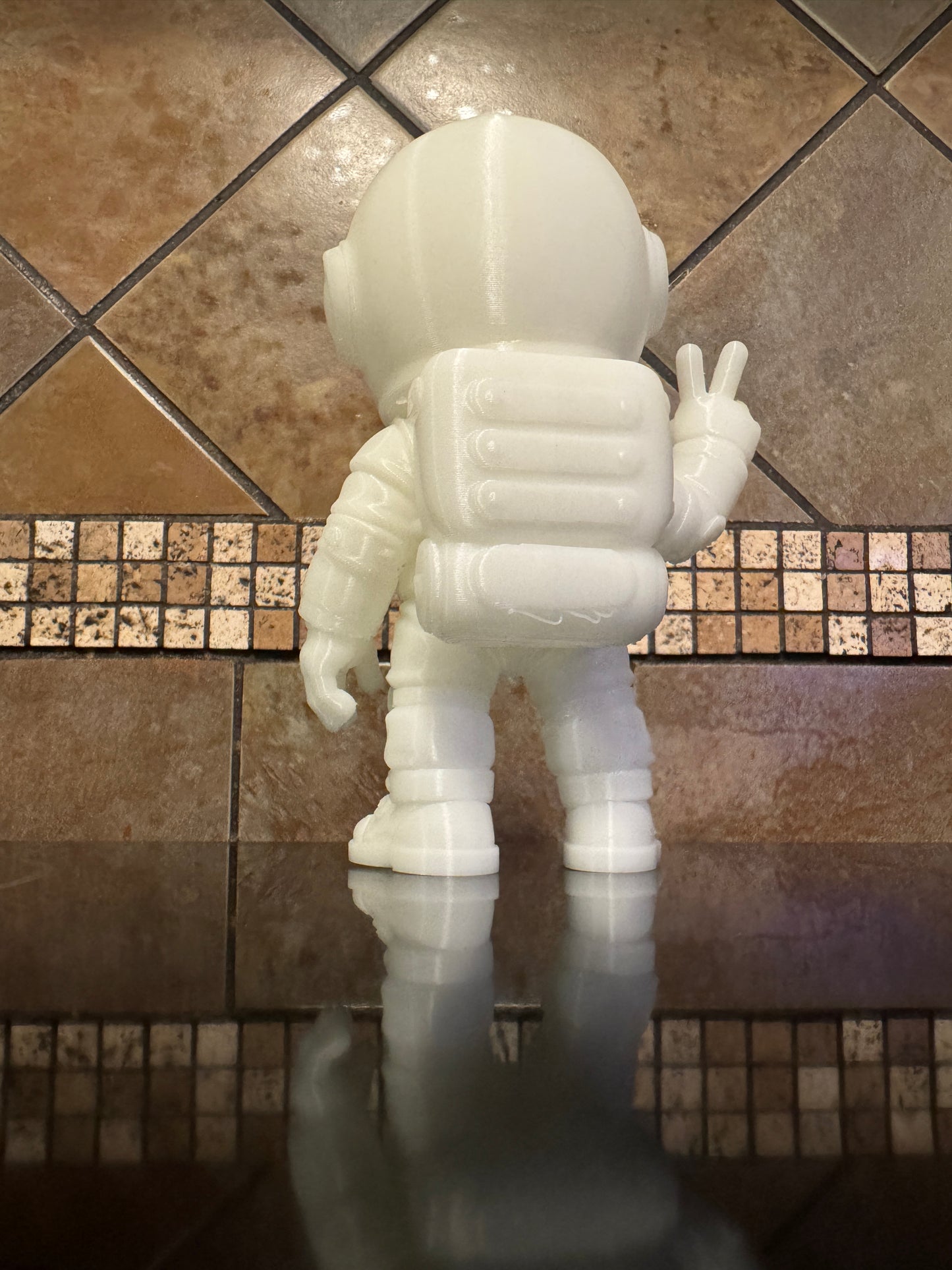 Oaklie Style "O-Naut" Astronaut Themed Display Case Glorifier – Glow in the Dark