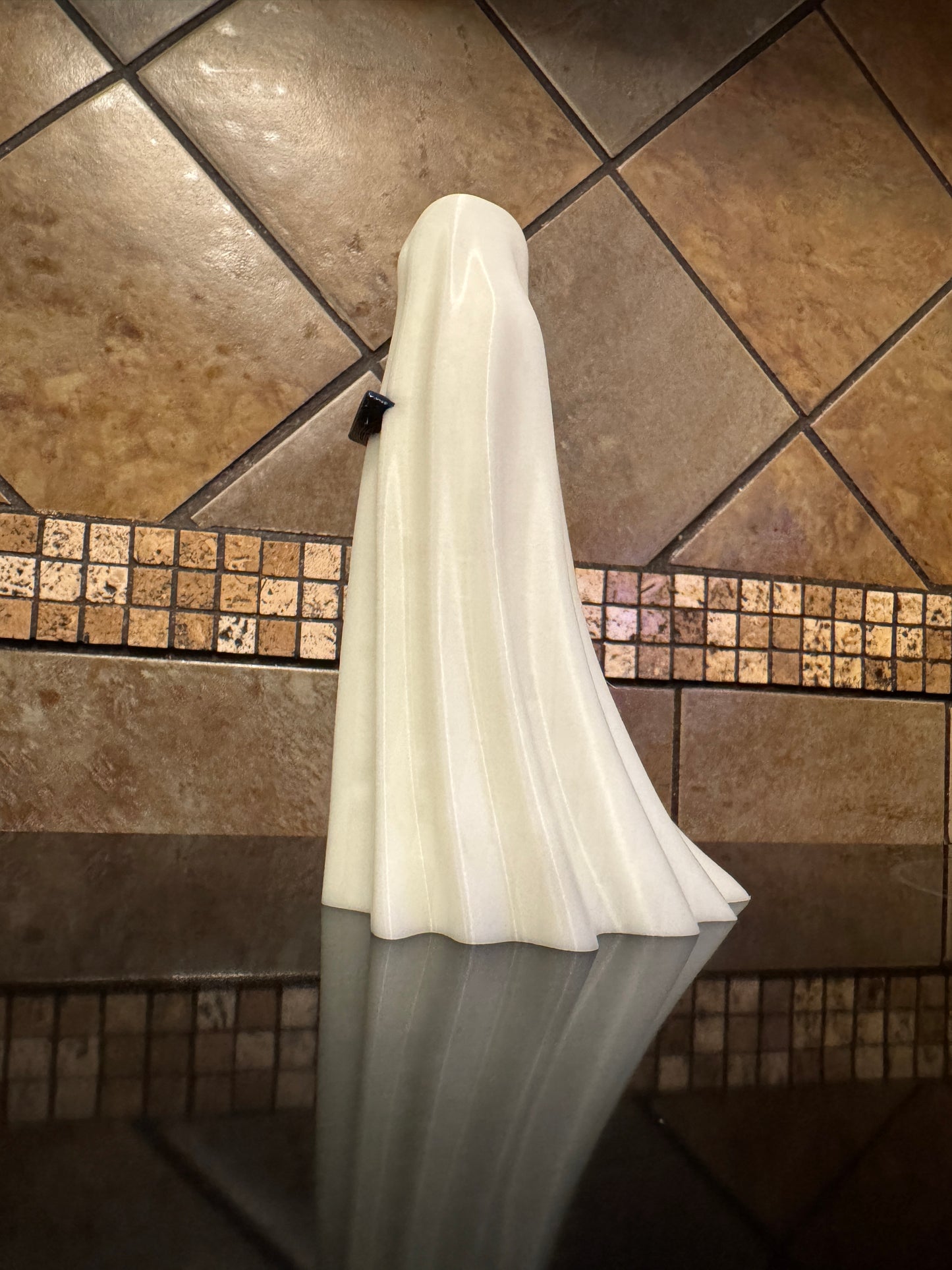 Oaklie Themed Glow-in-the-Dark Ghost Halloween Decor Display Case Piece – 7" Tall x 4.5" Diameter