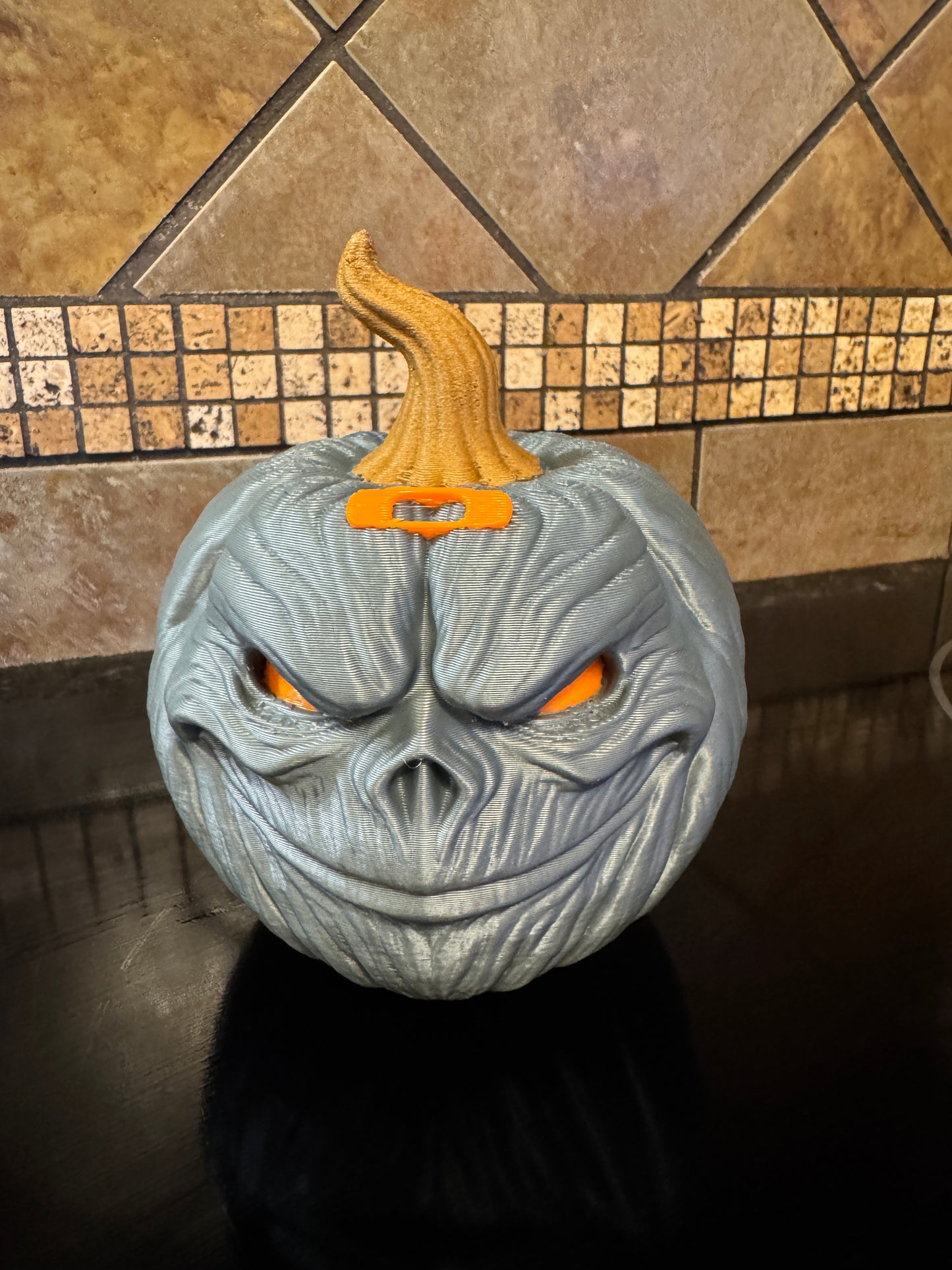 Oaklie Themed Halloween Shadow Pumpkin Jack-O-Lantern Case Display Piece