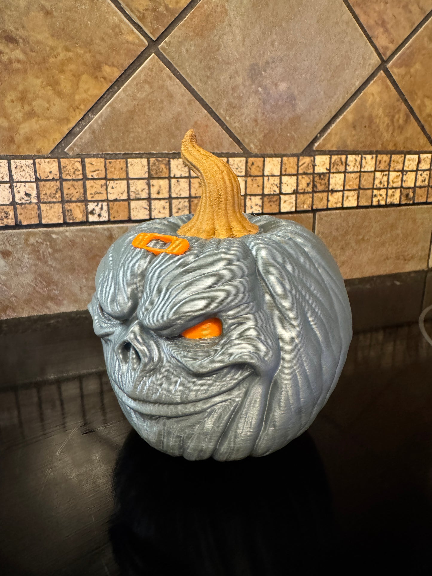 Oaklie Themed Halloween Shadow Pumpkin Jack-O-Lantern Case Display Piece