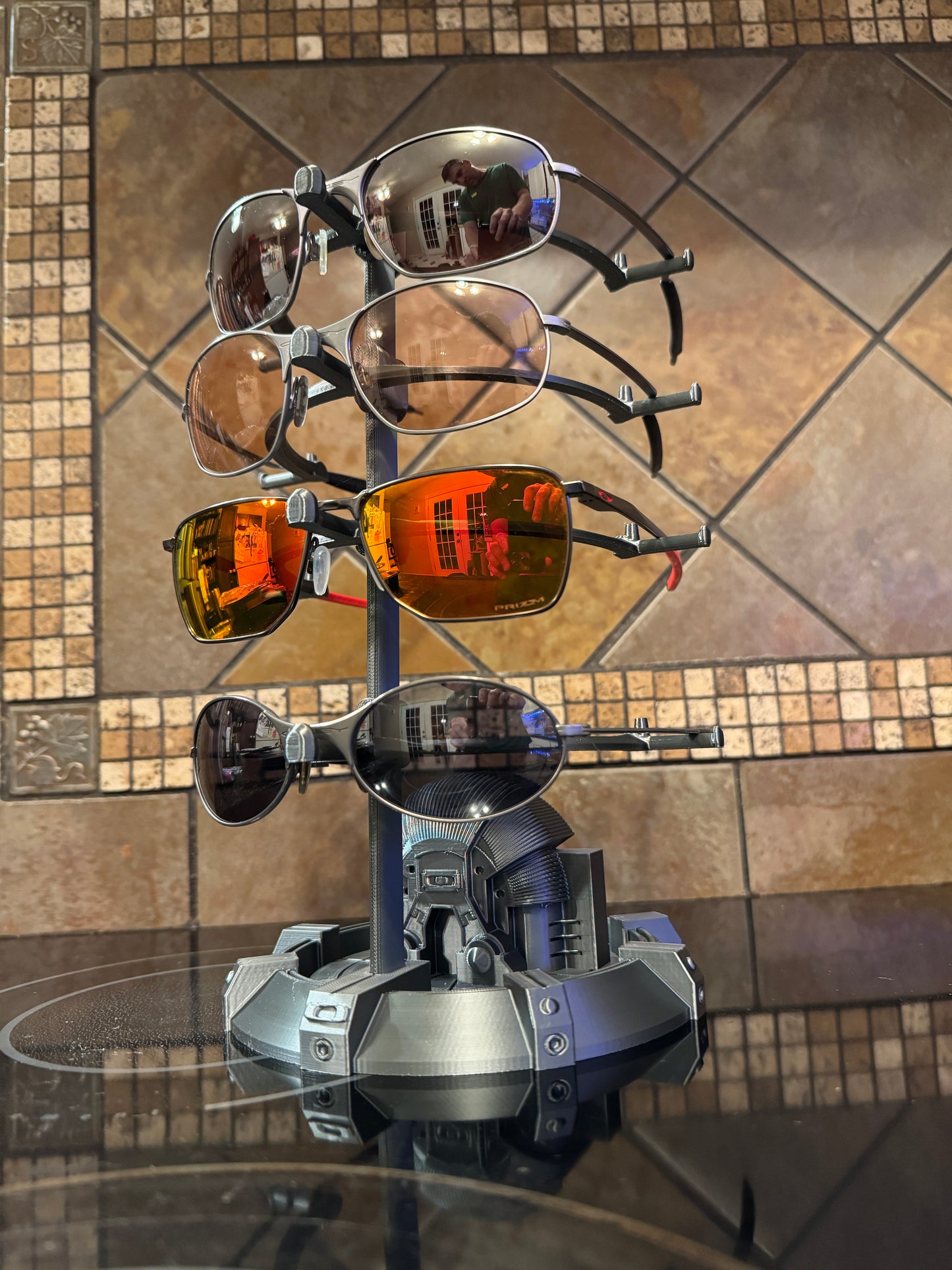 Oaklie Sunglasses Stand - One Icon Building