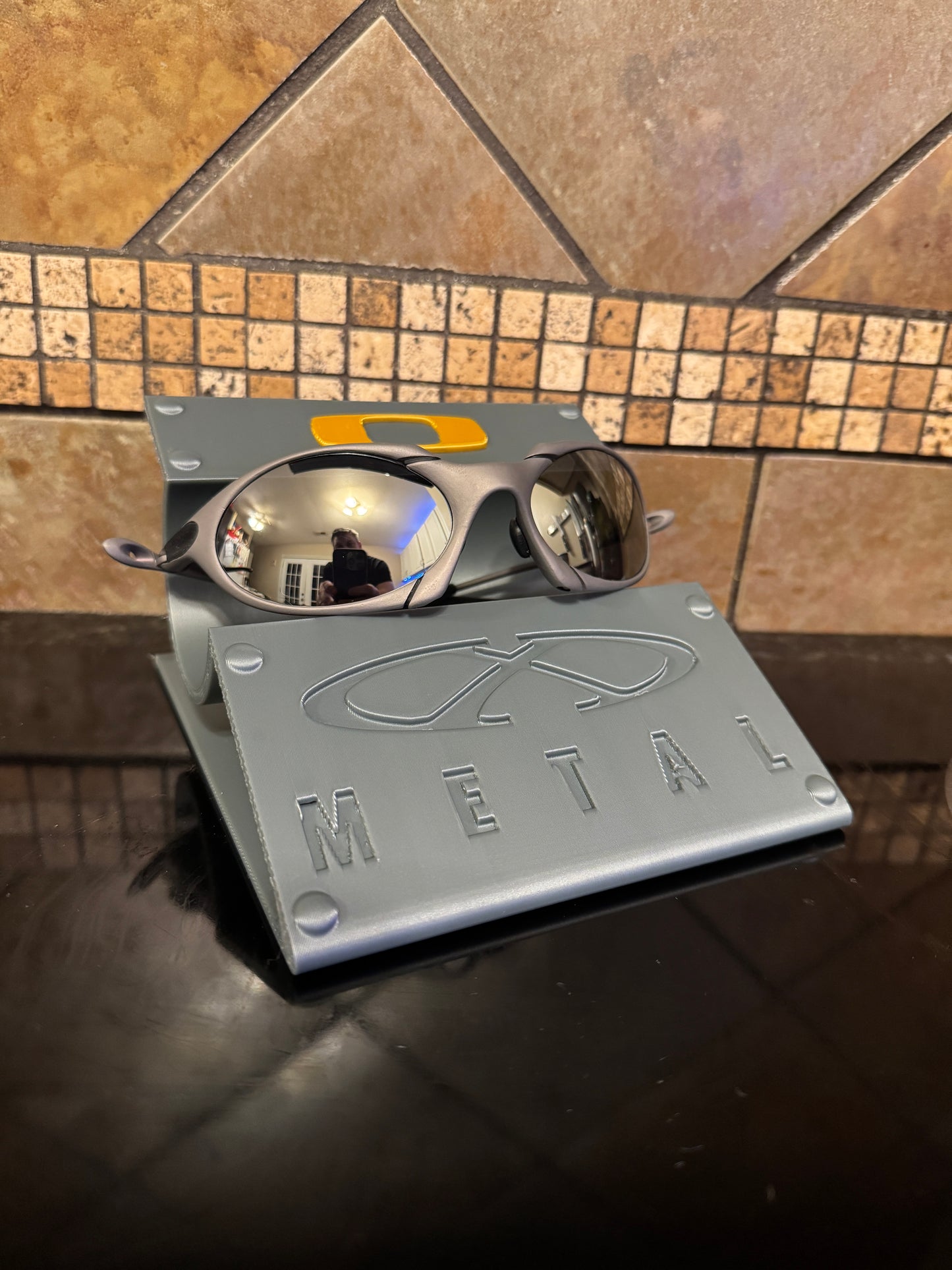 Oaklie X-Resin Sunglasses Stand Display