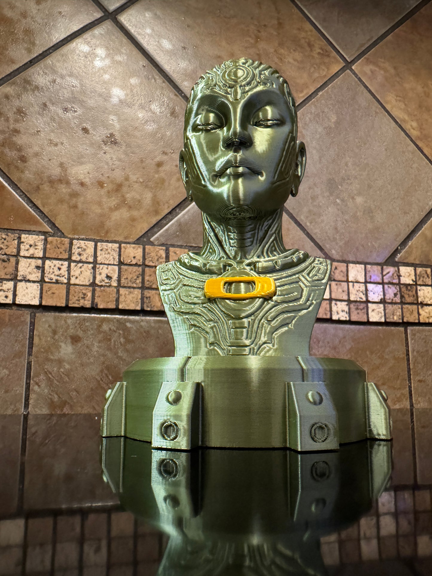 FDM Oaklie Themed "Vishn-O" Display Case Glorifier – Peridot Green Silk & Metallic Gold – 5.5" x 3"