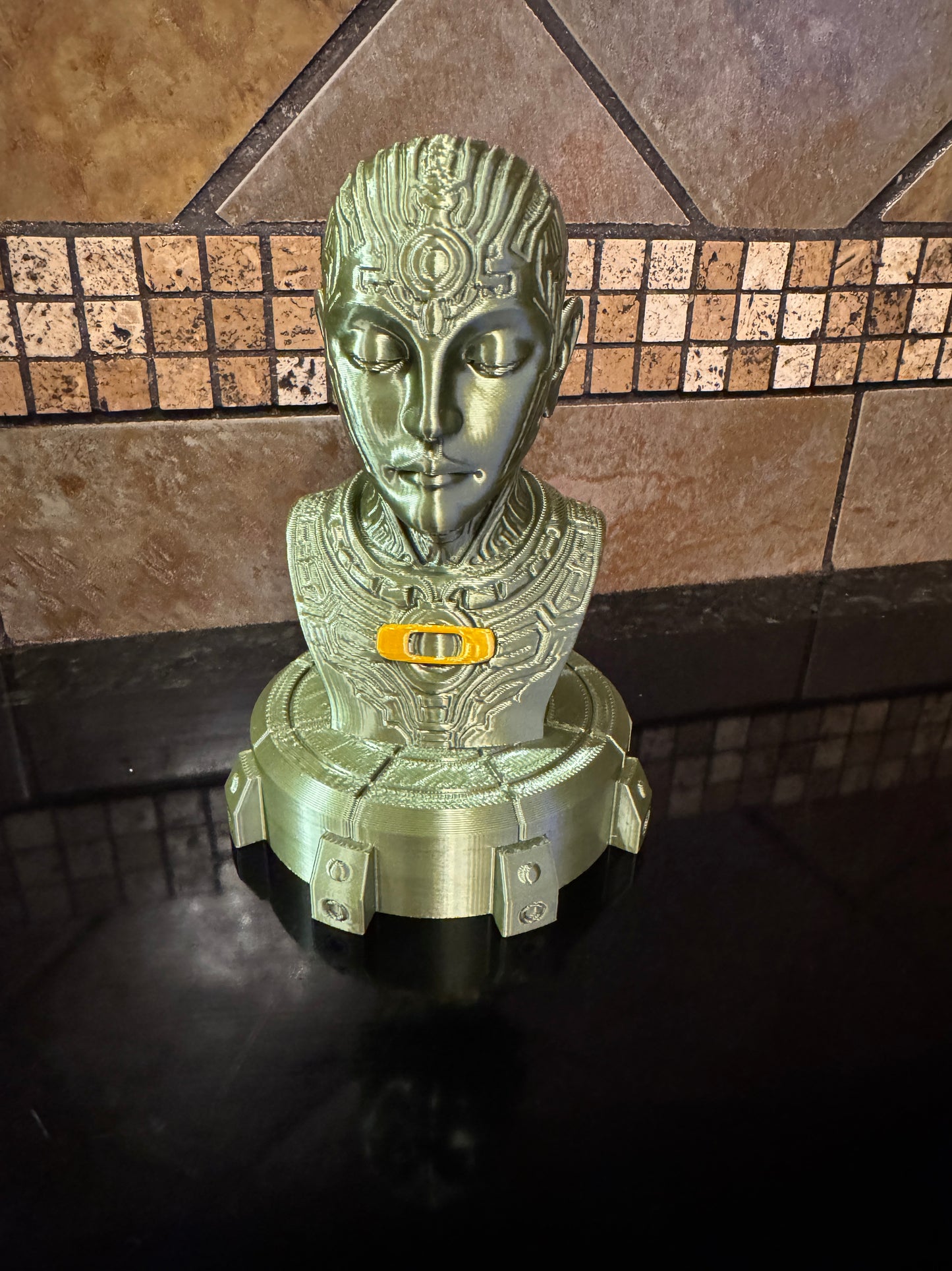 FDM Oaklie Themed "Vishn-O" Display Case Glorifier – Peridot Green Silk & Metallic Gold – 5.5" x 3"