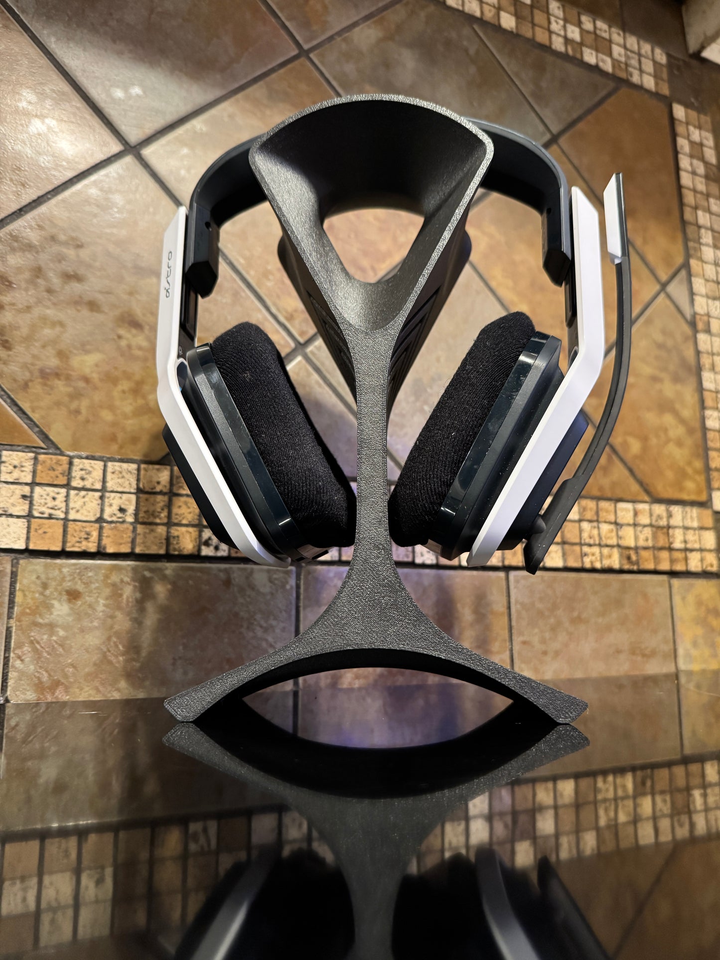 Teen Approved Christmas Gift - Carbon Fiber Infused - Gaming Headphones Stand