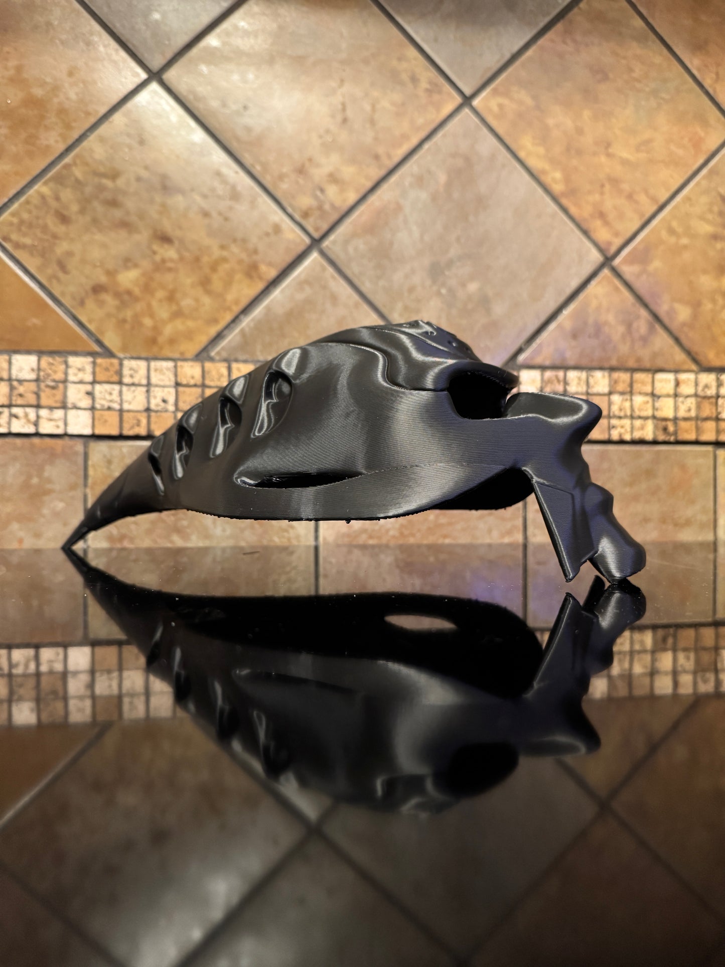 Oaklie Alien Bob Head Display X-Resin Case Glorifier & Sunglasses Stand