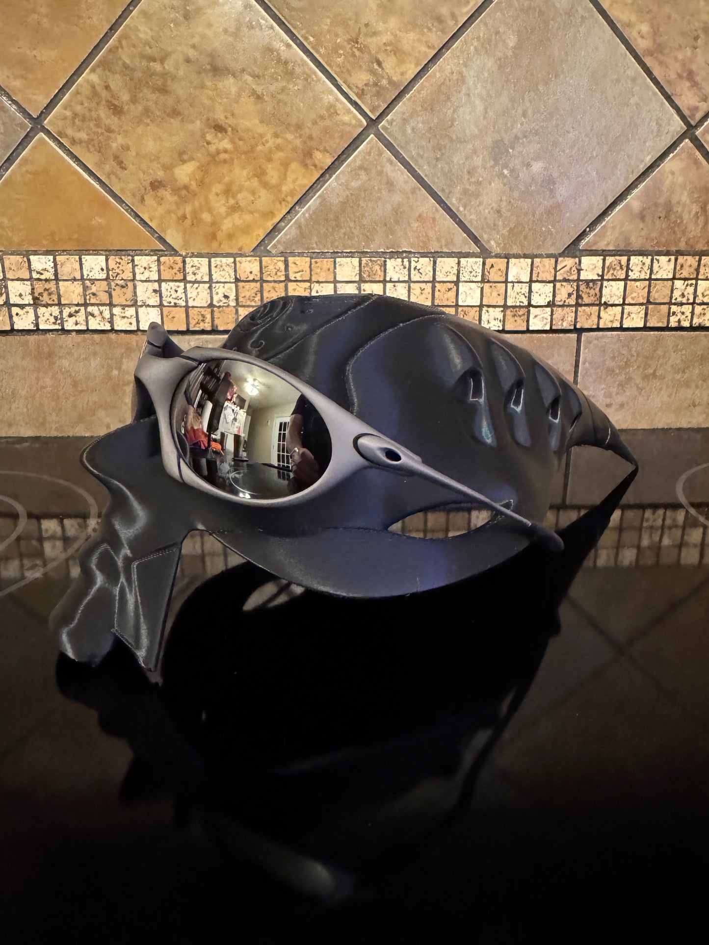 Oaklie Alien Bob Head Display X-Resin Case Glorifier & Sunglasses Stand