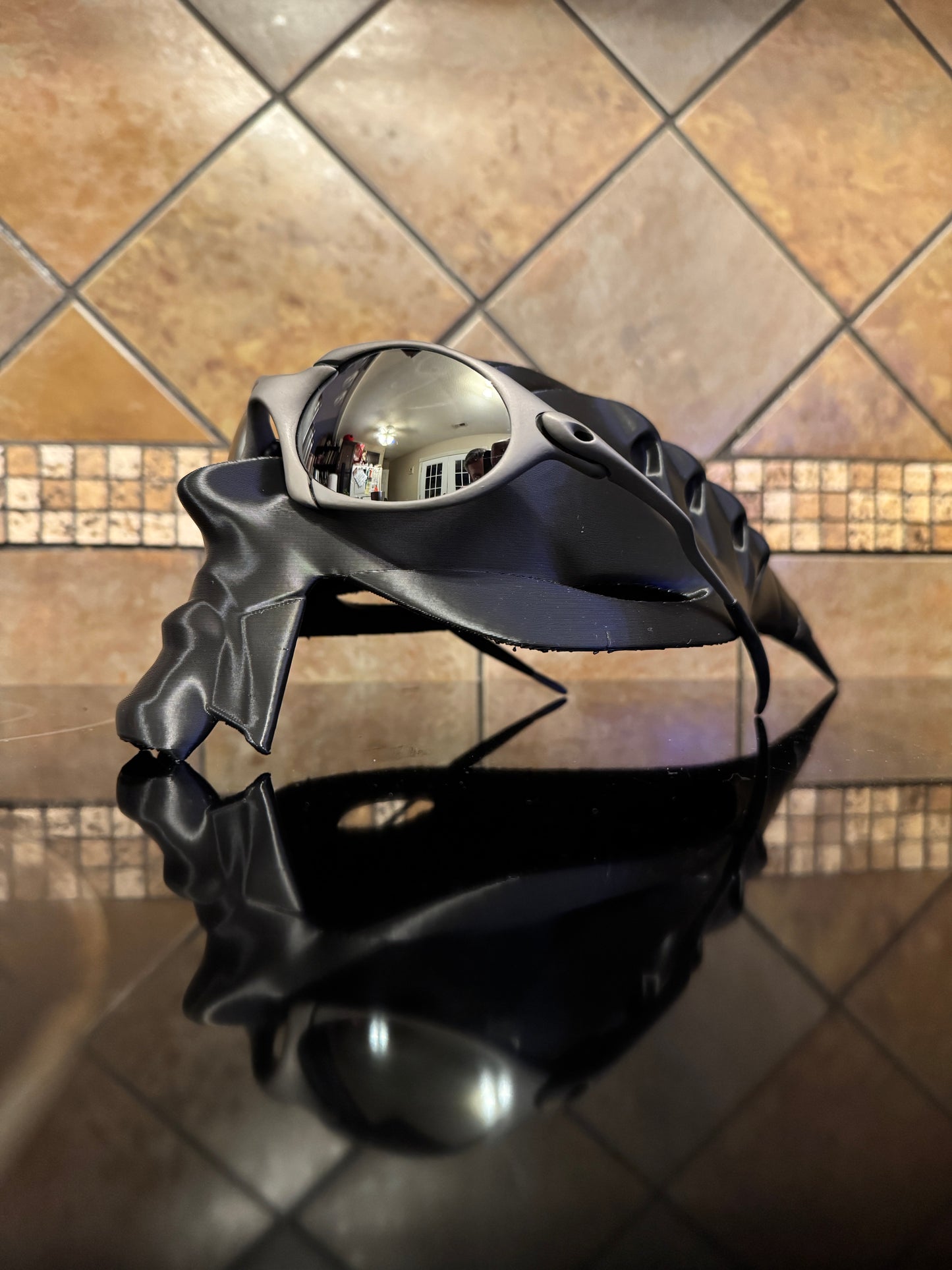 Oaklie Alien Bob Head Display X-Resin Case Glorifier & Sunglasses Stand