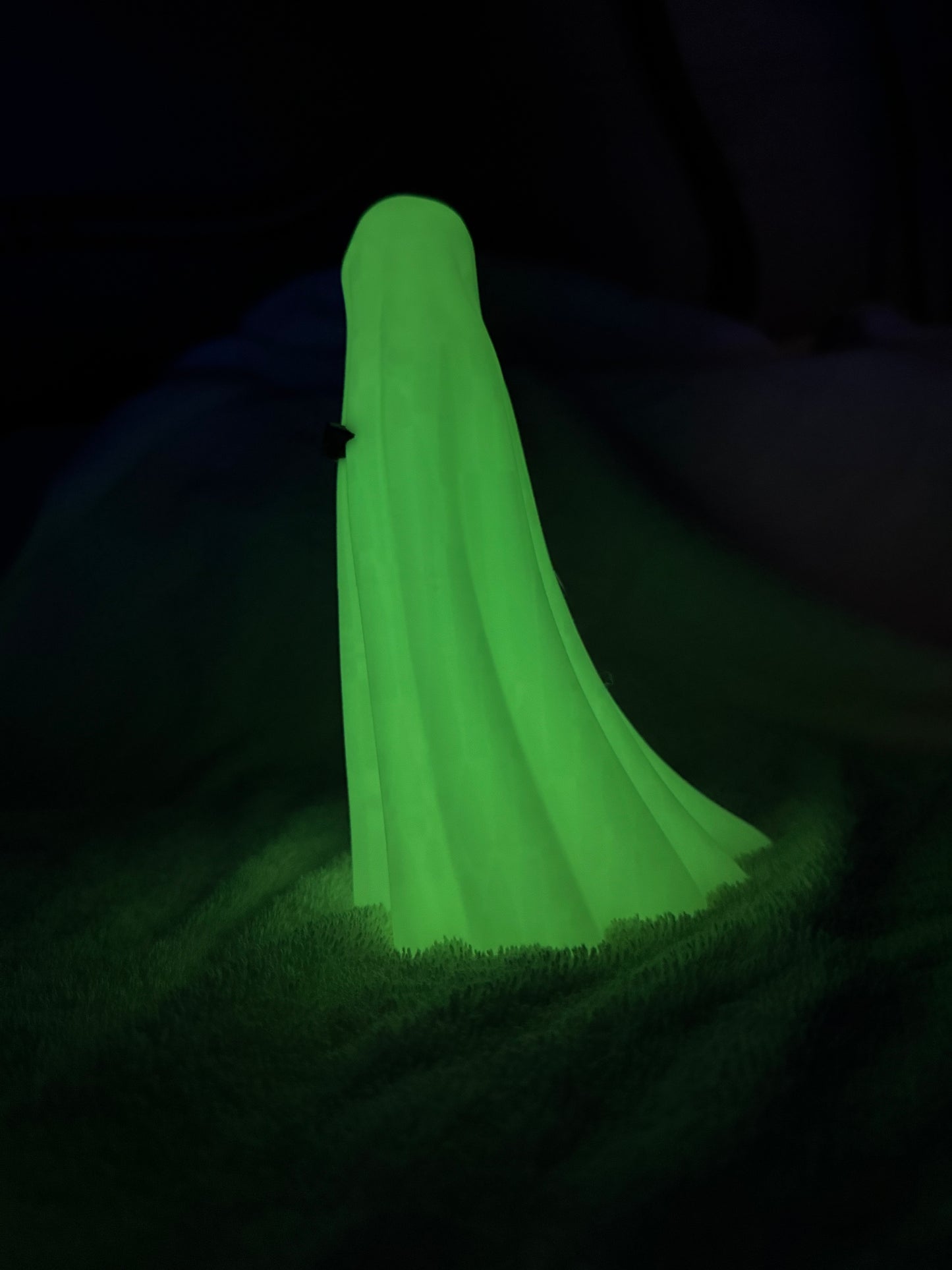 Oaklie Themed Glow-in-the-Dark Ghost Halloween Decor Display Case Piece – 7" Tall x 4.5" Diameter