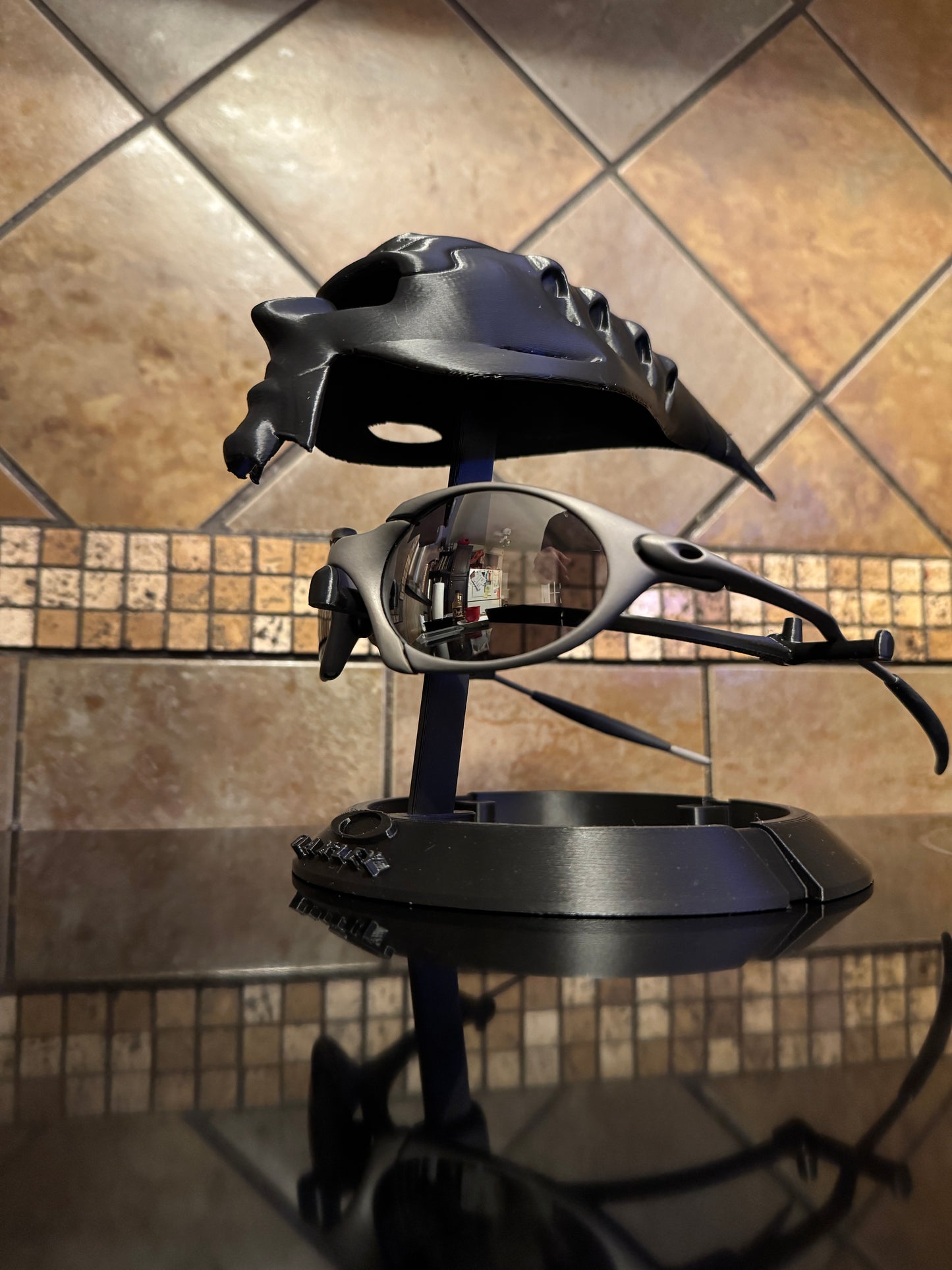 Oaklie Themed Alien Bob Head Display Case Glorifier & Sunglasses Stand Topper