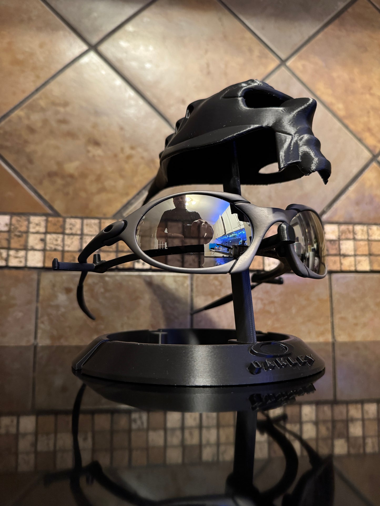 Oaklie Themed Alien Bob Head Display Case Glorifier & Sunglasses Stand Topper