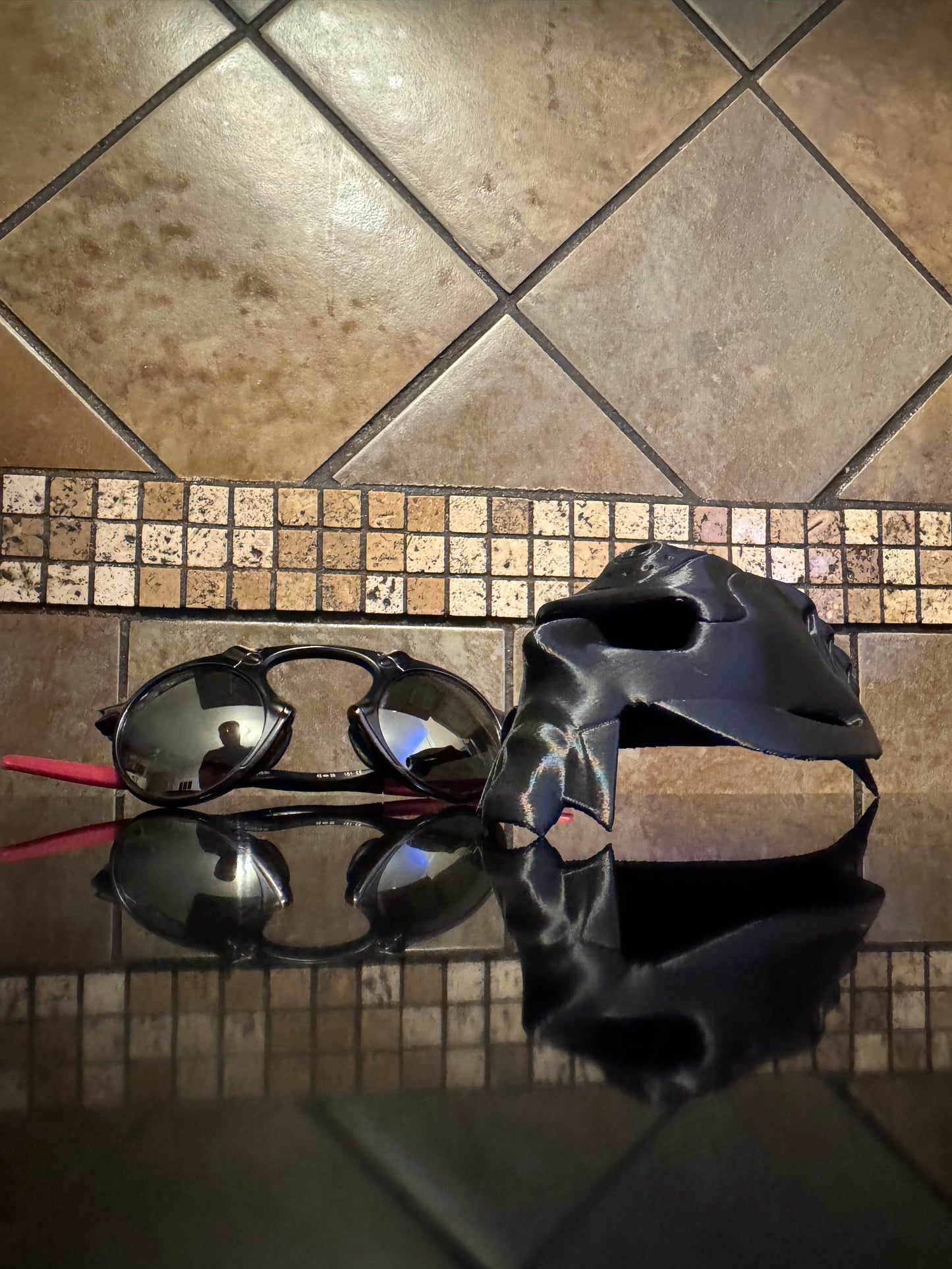 Oaklie Themed Alien Bob Head Display Case Glorifier & Sunglasses Stand Topper