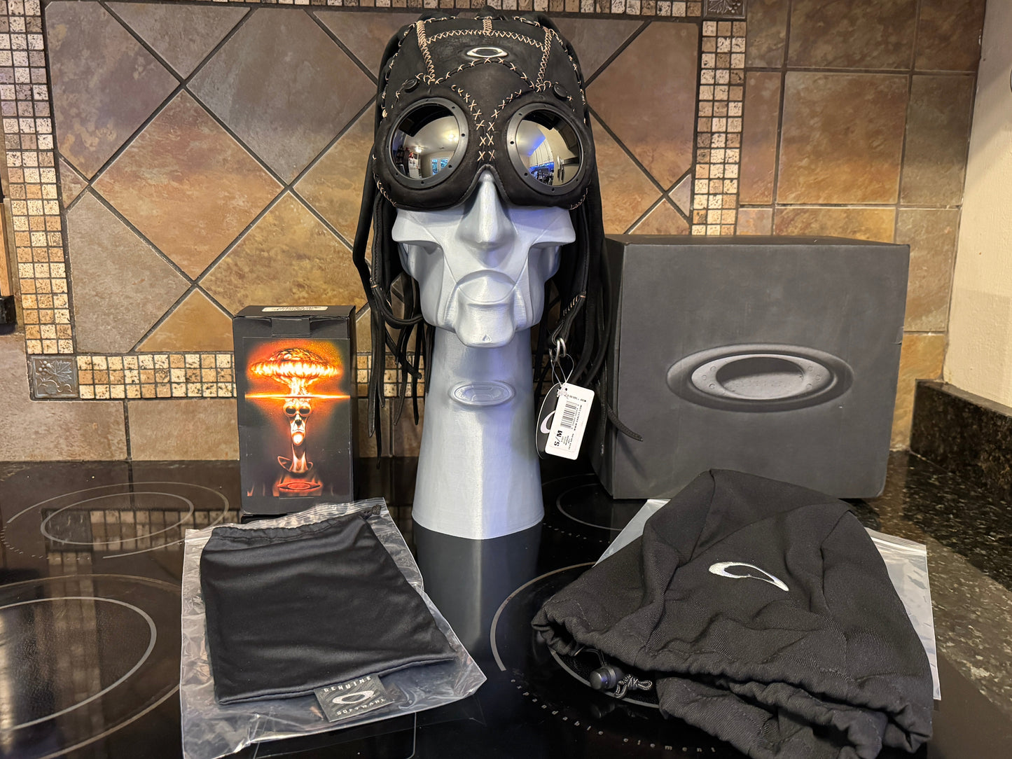 Oakley Medusa Helmet with Goggles - Mint - New With Tags FOR SALE