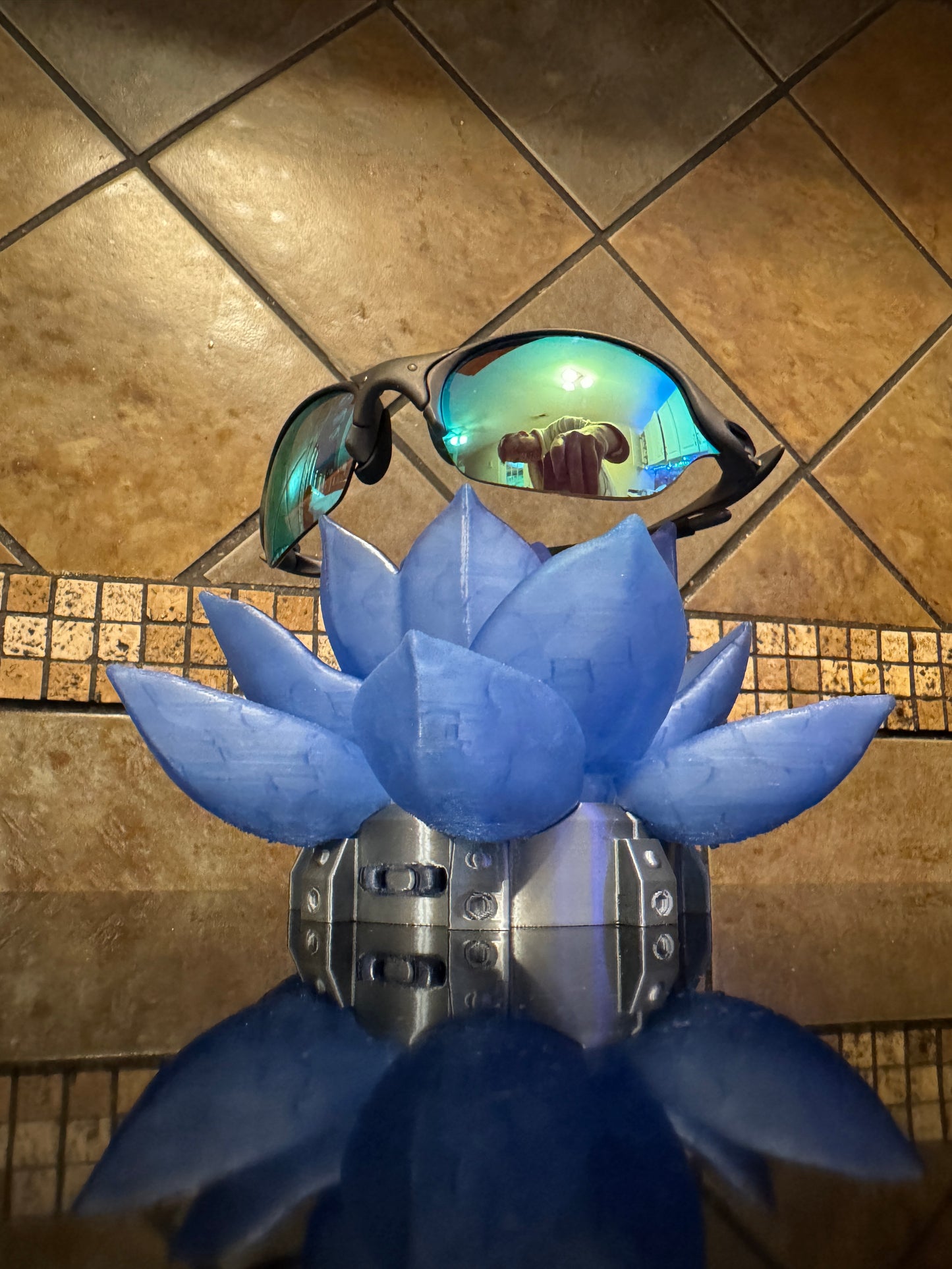 Beautiful FDM Oaklie Industrial Ice Lotus Sunglasses Stand - 7" dia x 4.5"