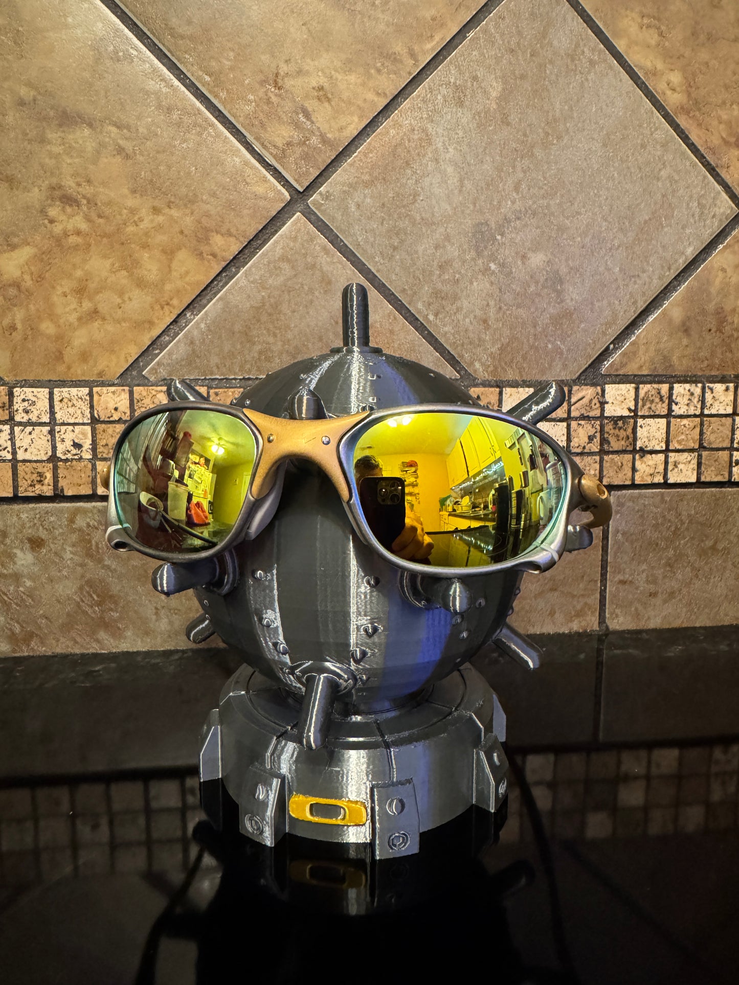 FDM Oaklie Naval Mine “Detonator” Sunglasses Stand & Display Case Glorifier