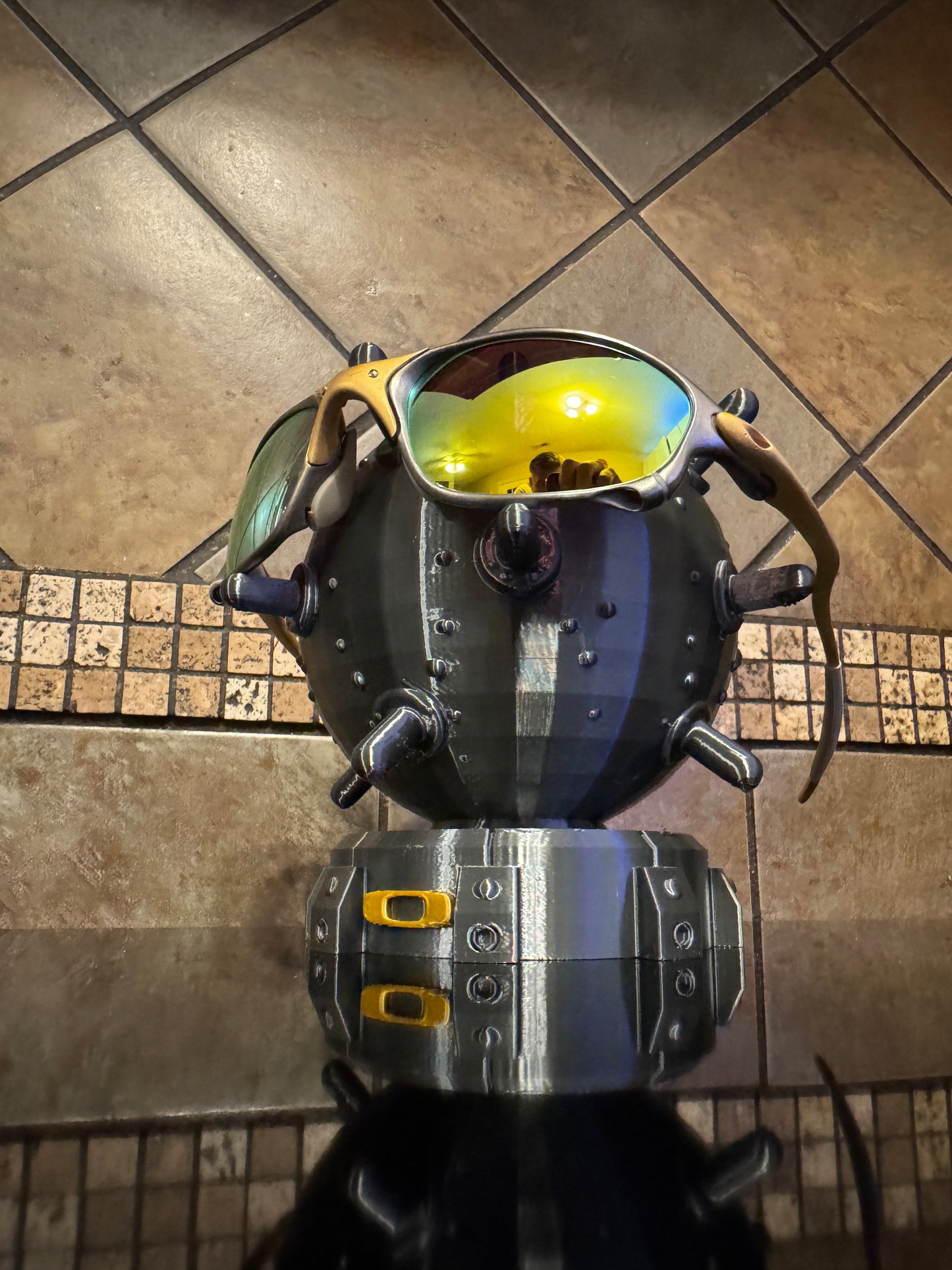 FDM Oaklie Naval Mine “Detonator” Sunglasses Stand & Display Case Glorifier