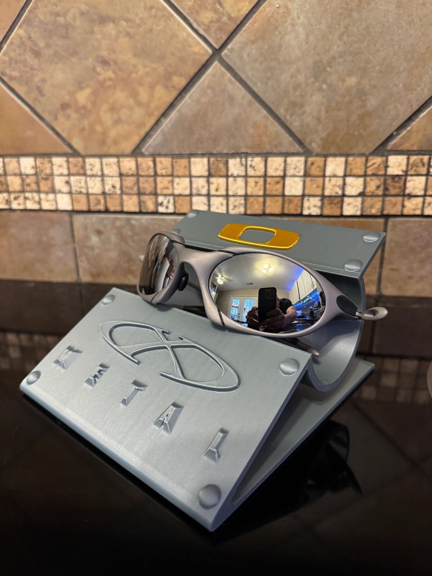 Oaklie X-Metal Sunglasses Stand Display Embossed Logo