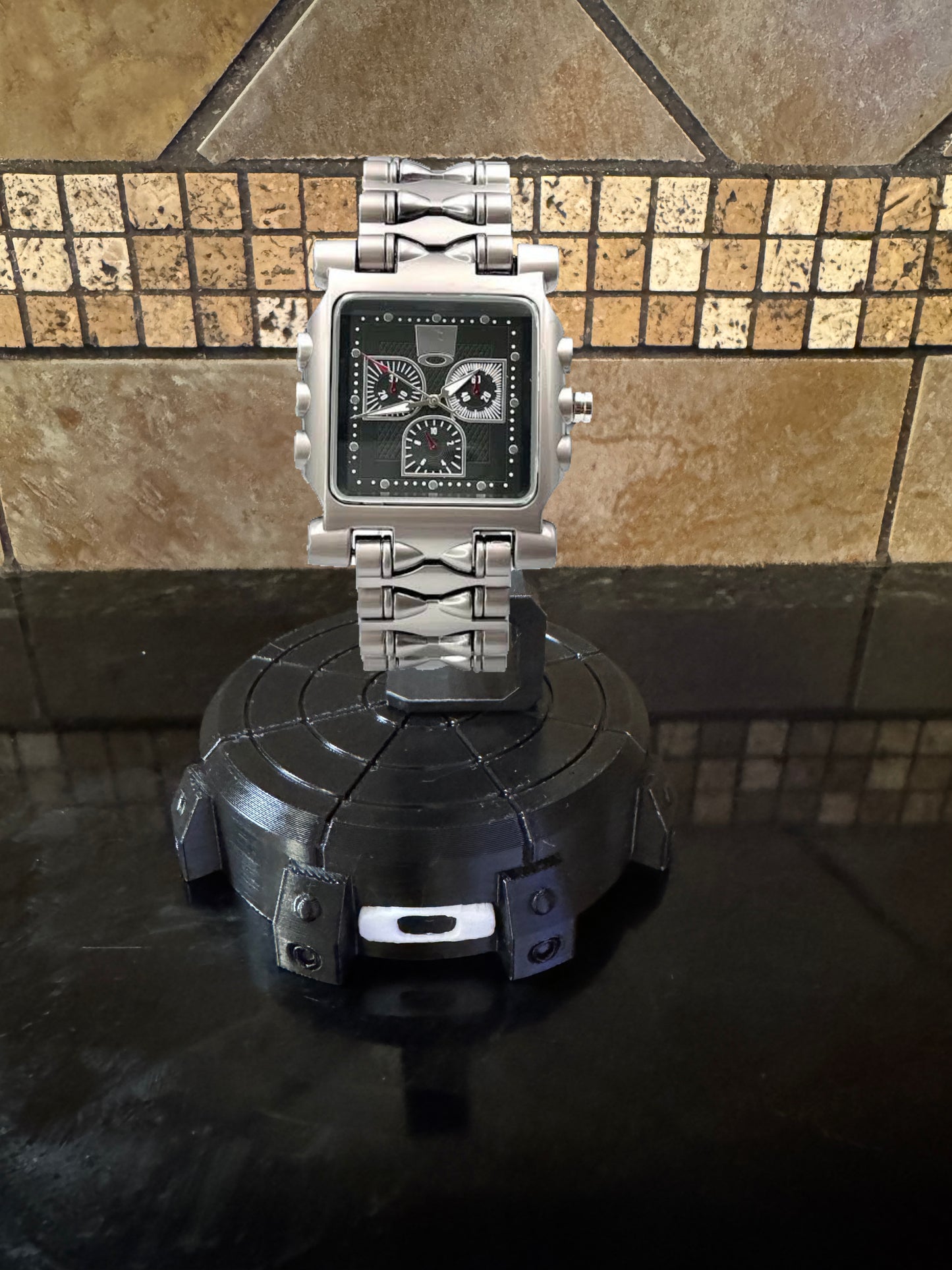 Oaklie Industrial Style Watch Collector Display Stand