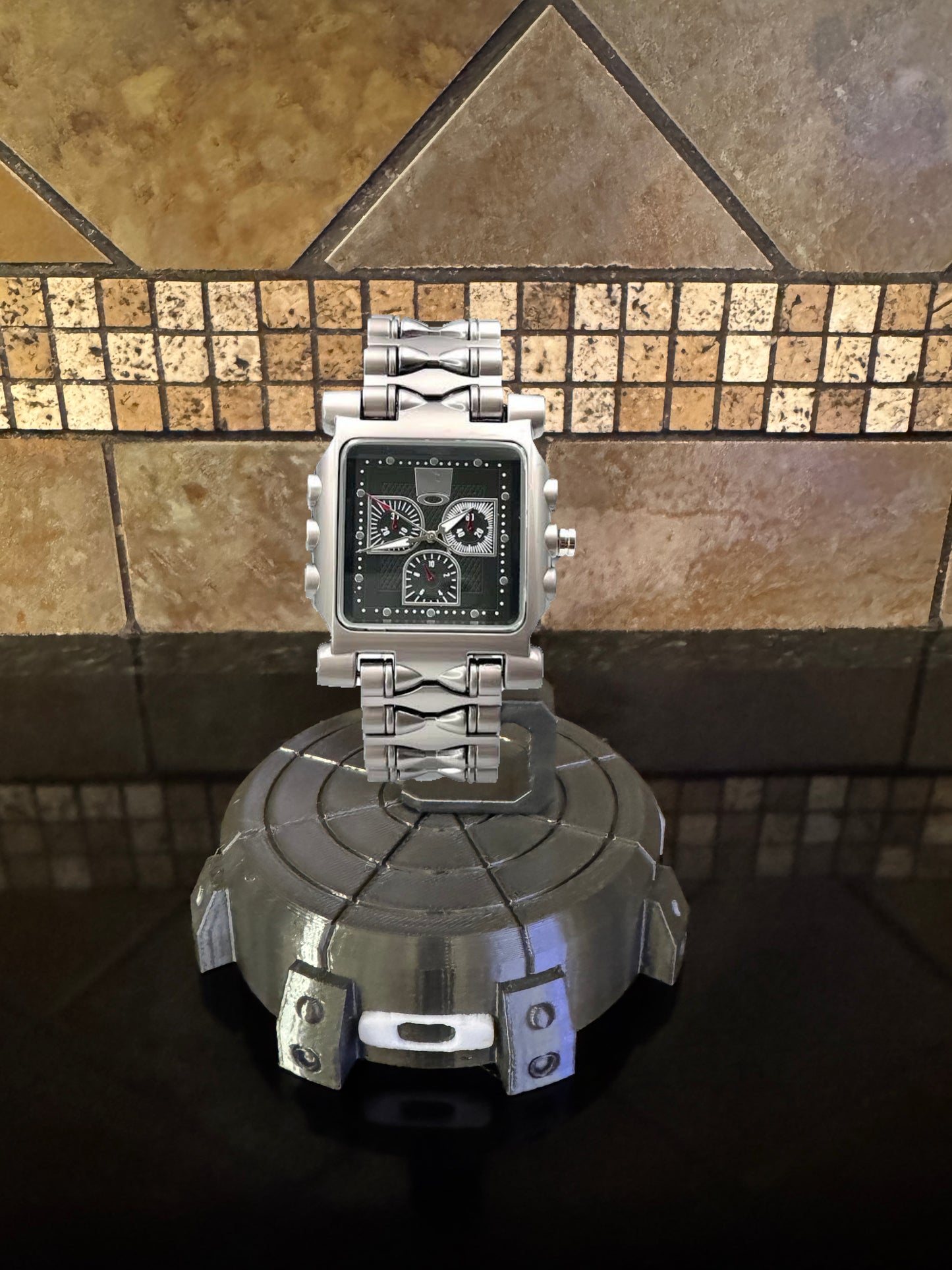 Oaklie Industrial Style Watch Collector Display Stand