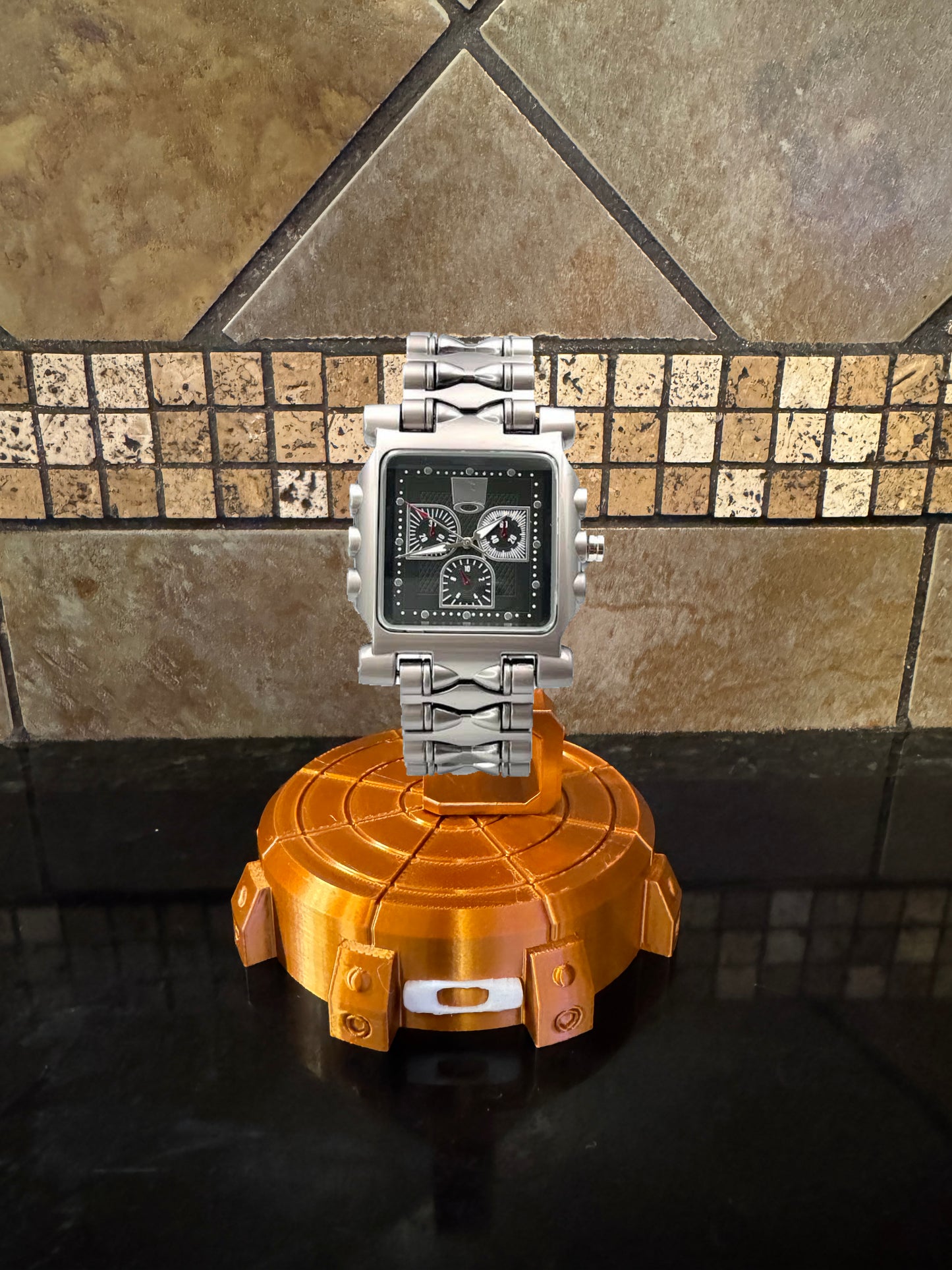 Oaklie Industrial Style Watch Collector Display Stand